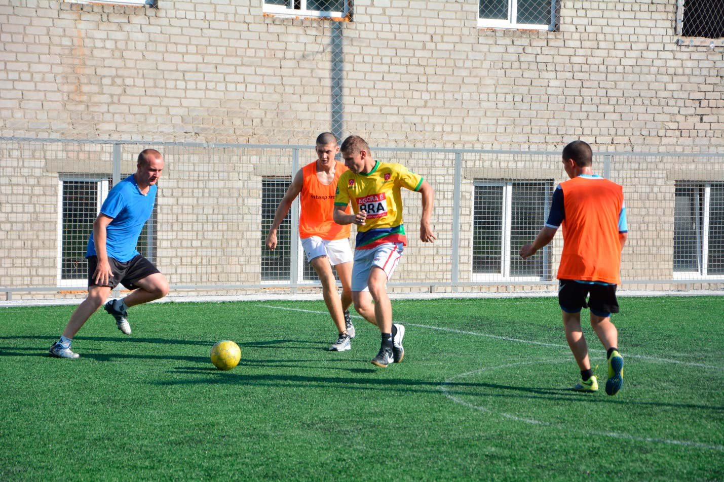 Новобранці університету змагалися з офіцерами за першість з міні-футболу