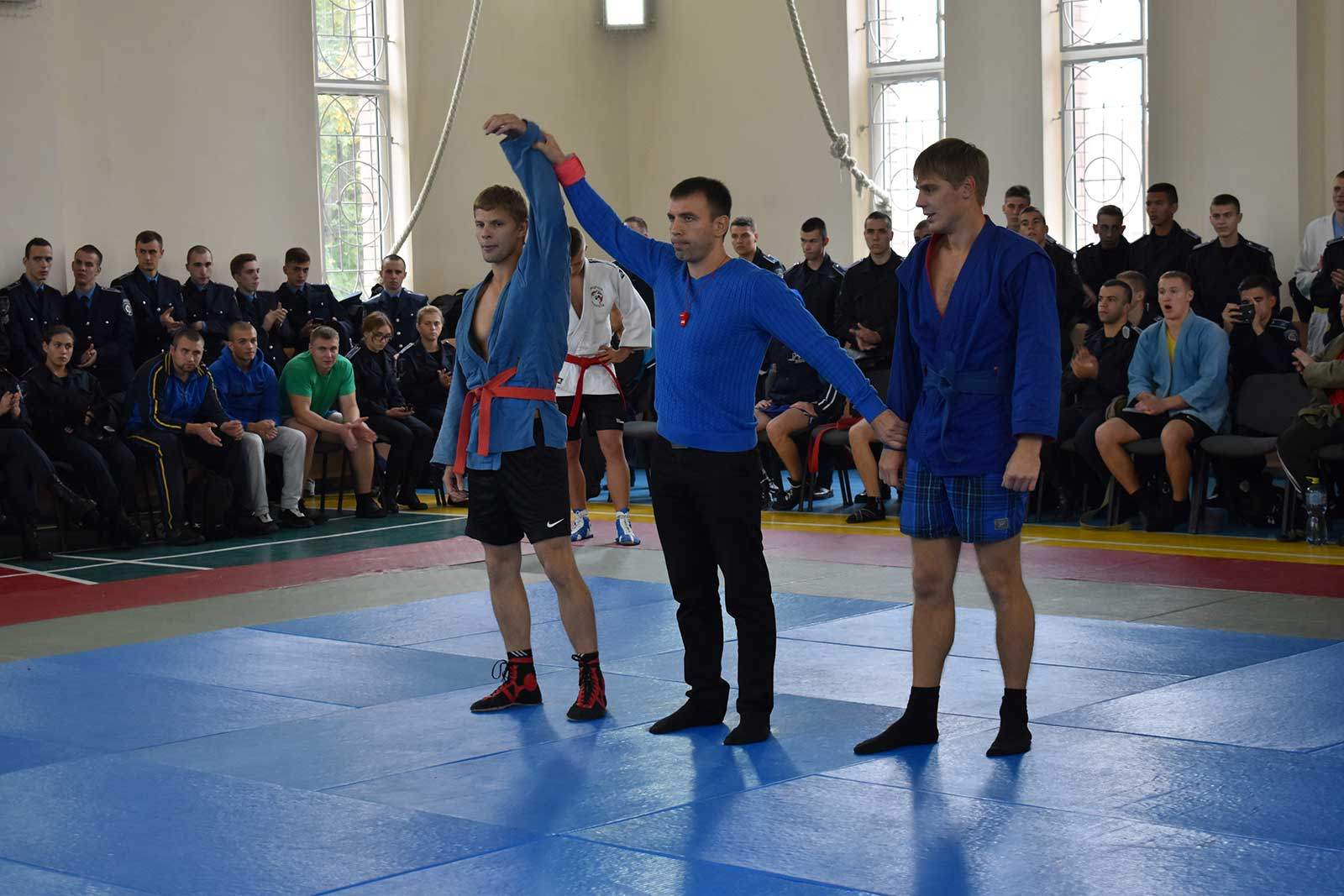 У Дніпропетровському державному університеті внутрішніх справ пройшов відкритий чемпіонат з боротьби самбо