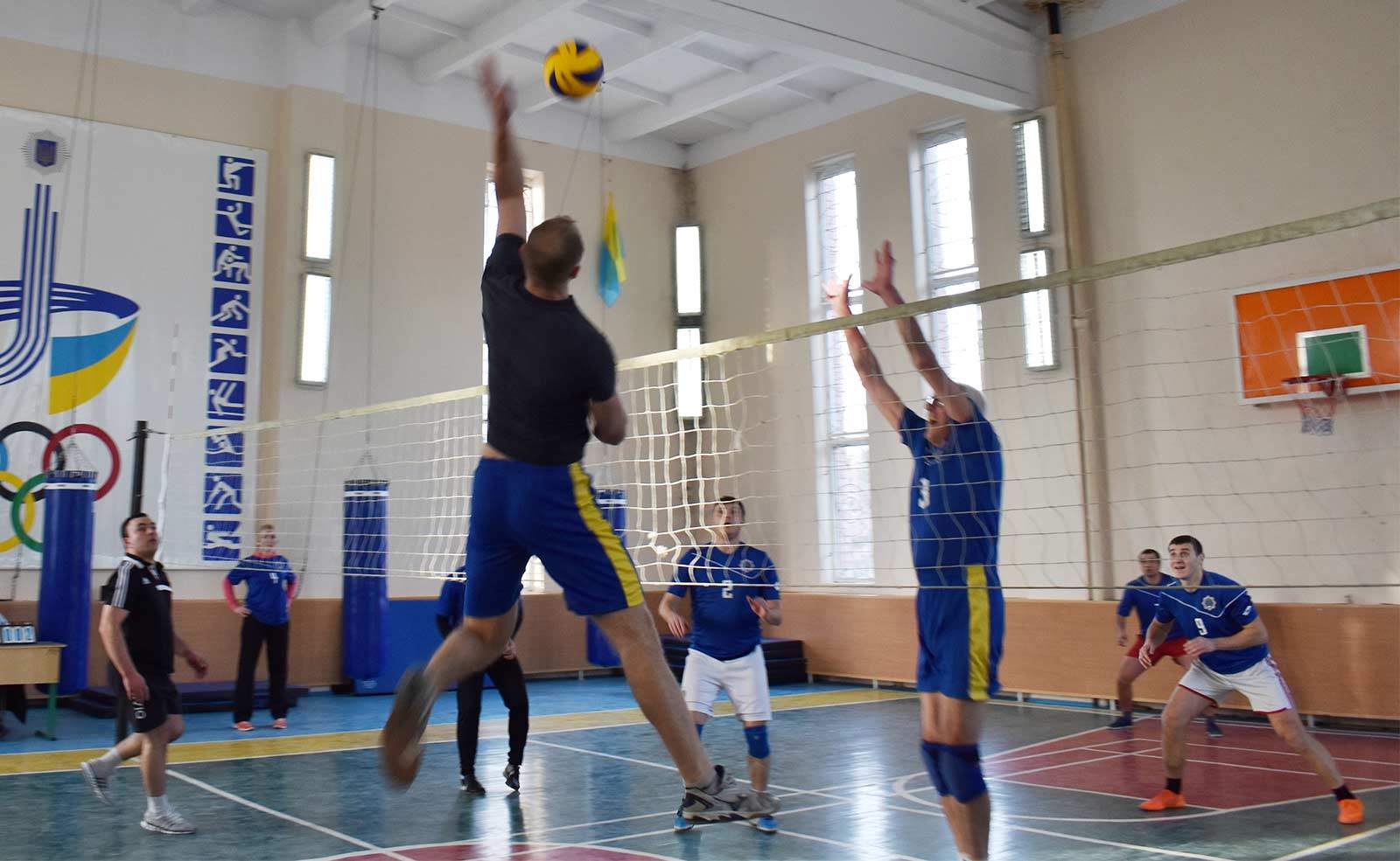 Впродовж 2-х днів проходив Кубок ДДУВС із волейболу серед викладачів
