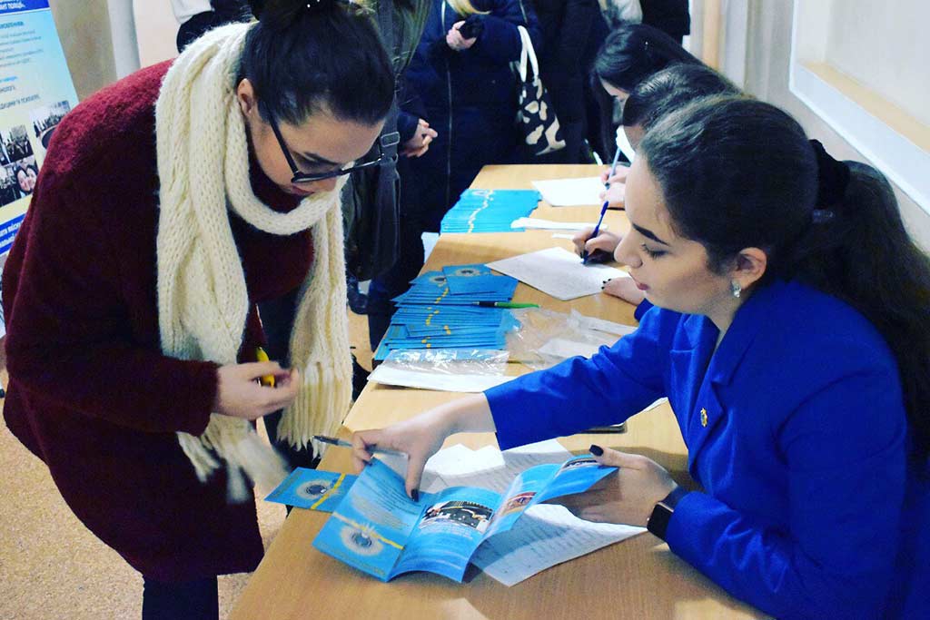 Університет відчиняє двері школярам з усієї України
