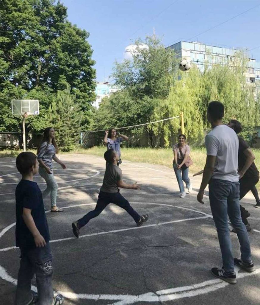 У розпал літніх канікул студенти юридичного факультету завітали в гості до вихованців Дніпровського міського дитячого будинку