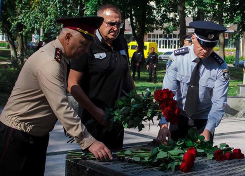 22 серпня, відзначають День пам'яті правоохоронців, які загинули під час виконання своїх службових обов'язків.
