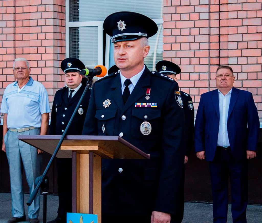 До першокурсників звернувся ректор університету полковник поліції Андрій Фоменко.