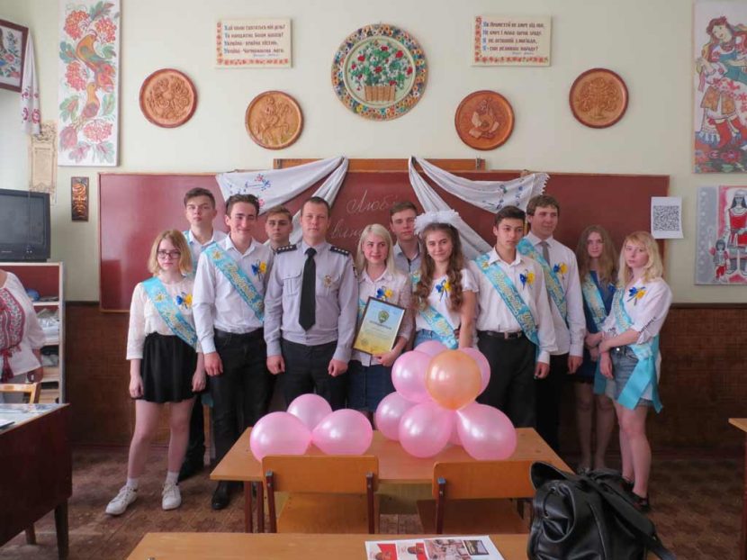 Юних активістів Запоріжжя нагородили за розвиток Молодіжної поліцейської академії