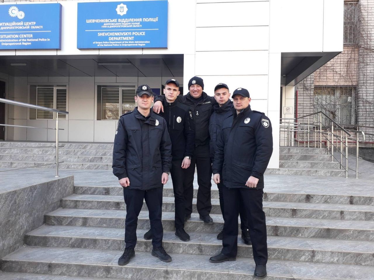Громадському порядку на вулицях Дніпра бути: представники ДДУВС затримали магазинного злодія